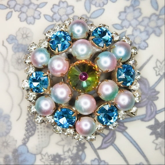 Blue pearl brooch for making broach bouquet or wear as a beautiful and unique sparkle and light bluish-lilac pearlescent jewelry accessory