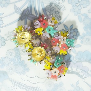 Flower Bouquet Buttons: Set of 5 Multicolor pastel Petals & Rhinestone Embellishments Perfect for Napkins, Gift Boxes, Curtains 20 mm image 1