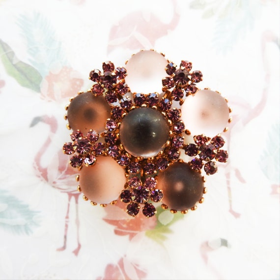 Small flower pin brooch