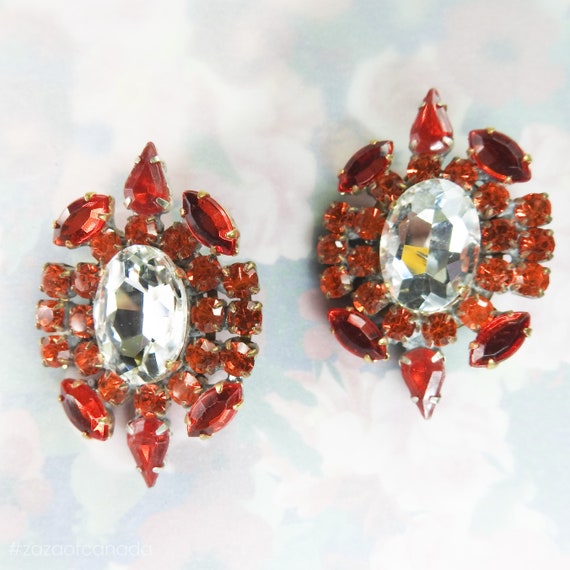 Fancy buttons for unique jewelry making
