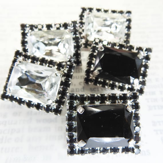 Fancy buttons for ladies suits