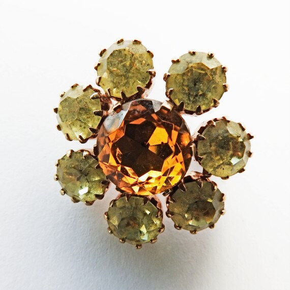 Flower brooch pin