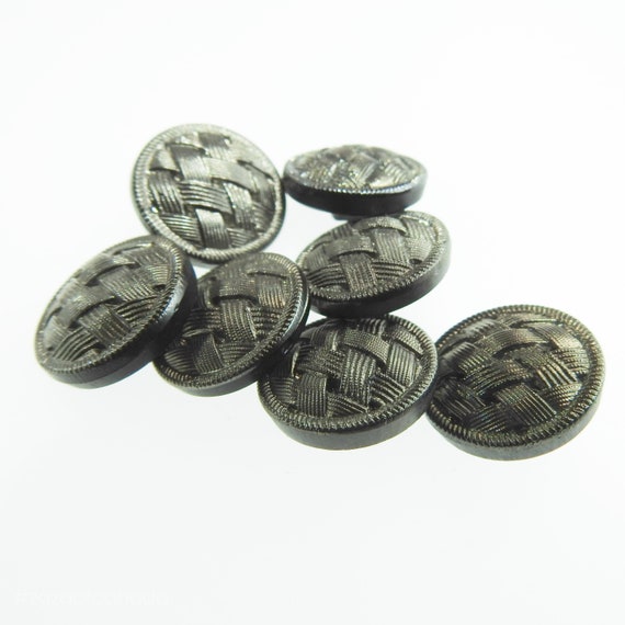 Old retro buttons with shank - Lot of 7 - 15 mm