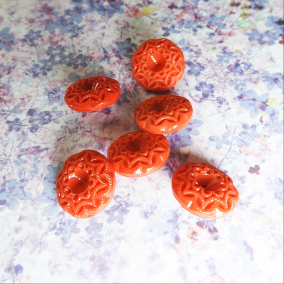 Lot of 6 red glass buttons