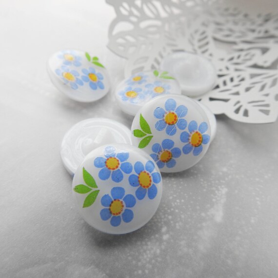 Cute buttons for women