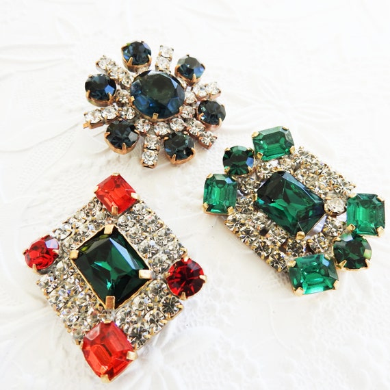 Vintage green glass buttons for sewing lovers