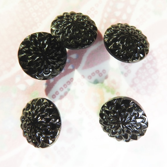 Vintage black glass buttons, Unique shimmery victorian mourning buttons, old iridescent buttons, lot of 5 buttons, 15 mm