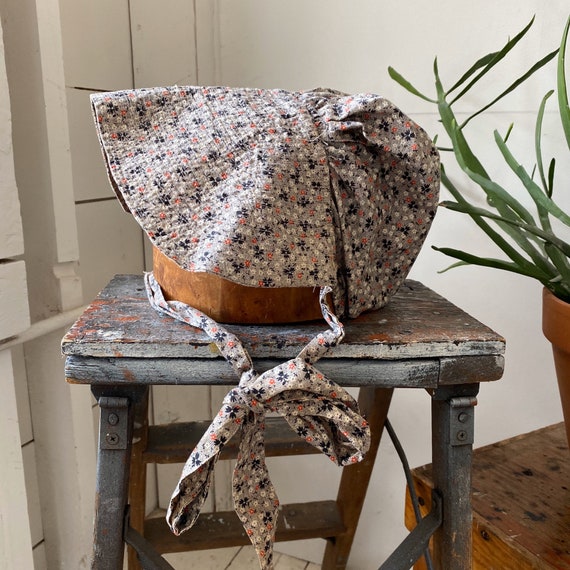 Antique Calico Bonnet / Feedsack Floral Cotton Hat