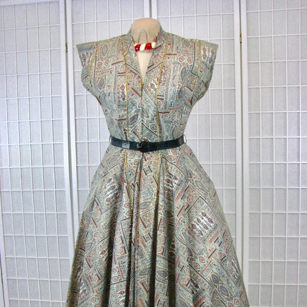 1940/50s Vibrant Cotton Full Skirted Dress by Leisure Life.........  MINT Condition .......  size Medium / 10 to 12