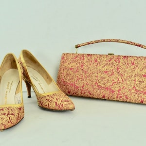 1950/60s  MATCHING Pink & Metallic Gold Brocade......... Stilettos by Andrew Geller size 8 N ....... Evening Purse by Nicholas Reich