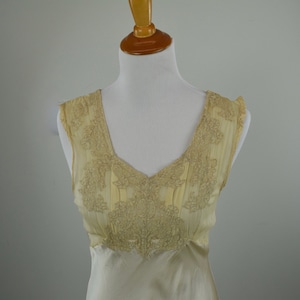 1930s  Silk Charmeuse Nightgown with  Needle  Lace  / size Medium   .....Gorgeous, Elegant, Alluring,  .........DANGEROUS!