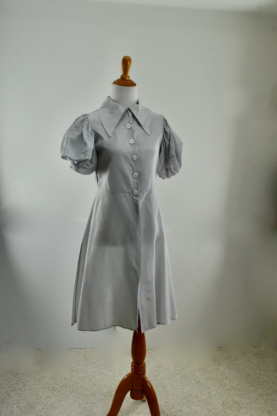 1930s Lounging Jacket..... pale Gray Taffeta… Gem