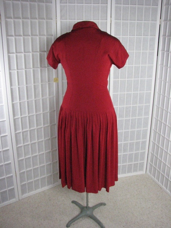 1940/50s Rayon Knit Red Dress with Lovely Seam De… - image 5