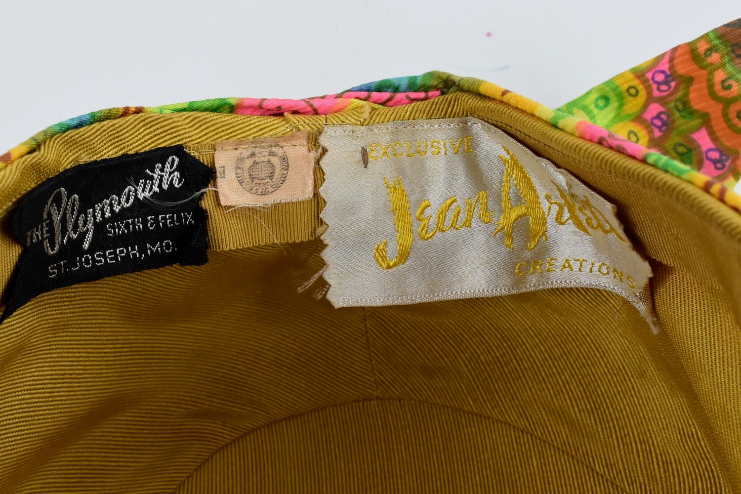 Vintage MOD 1960’s yellow hat - Jean Arlett creations. 1960s Jean Arlett Creations .....PSYCHEDELIC Fabric Hat  main image 3