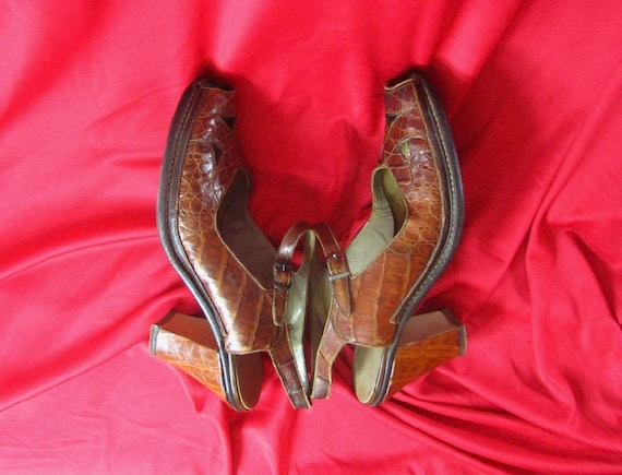1940s Peep Toe  Alligator  Sandals ... HAND SEWN … - image 6