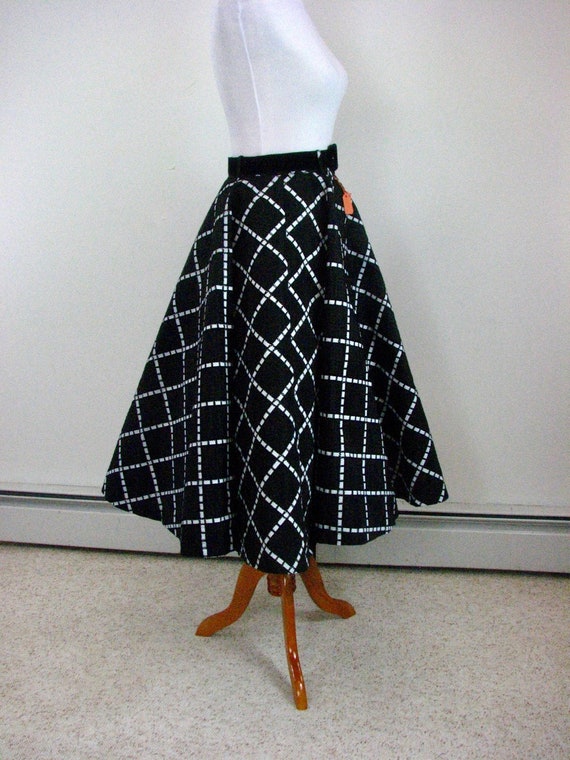 1950s Black & Ivory Flocked Taffeta Circle ROCKAB… - image 4