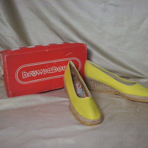 1960s Yellow Espadrilles.....................     New Old Stock......  Browsabouts/Oomphies......   size 8 1/2 N