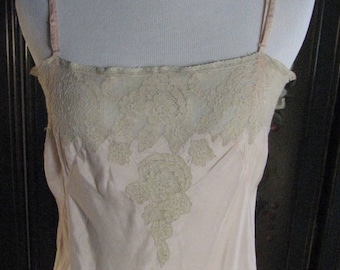 1920/30s  Chantilly Lace Peach Silky Slip / Nightgown ...  size Medium to Large