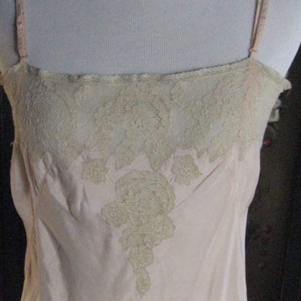 1920/30s  Chantilly Lace Peach Silky Slip / Nightgown ...  size Medium to Large