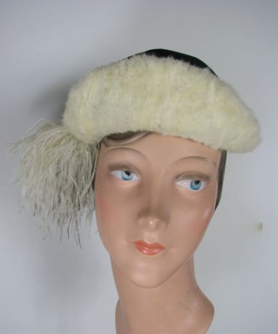 1930s Black  Wool Felt Hat with Ermine and Marabou