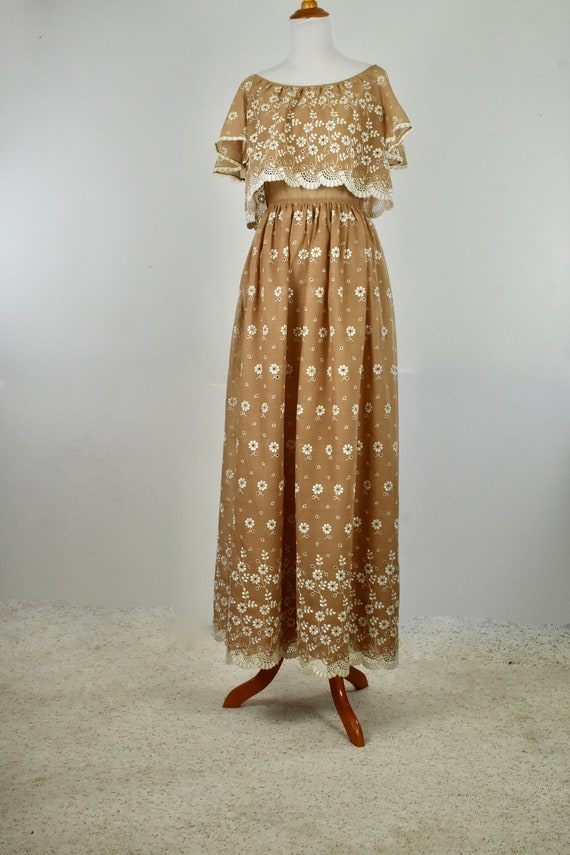1970s RONA Prairie EMBROIDERED /  Eyelet Muslin D… - image 3