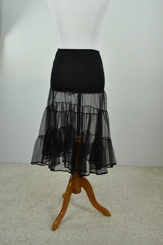 1950s Black Nylon & Net Half Slip .........size