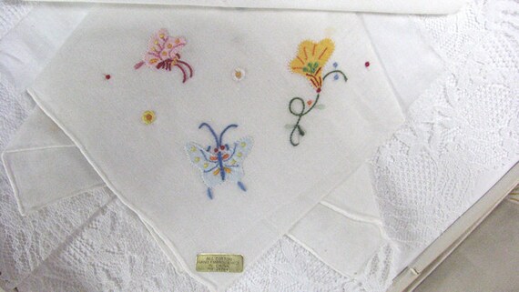 Set of 3 1950/60s White Cotton Handkerchiefs  Han… - image 3