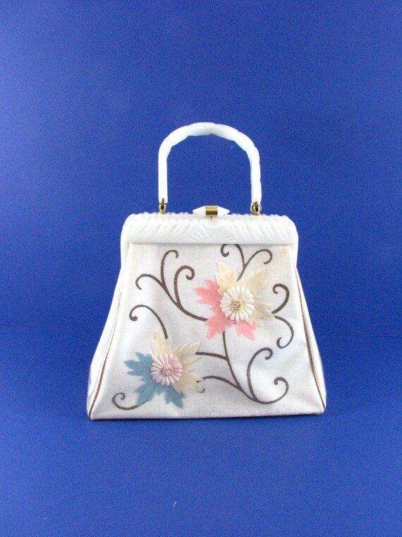 1950s Rialto Purse with Pearlized Plastic Hardware / Vinyl over Linen with Two TRAPPED FLOWERS!