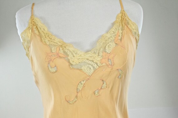 1920/30s Peach Silk & Lace Slip / Nightgown .....