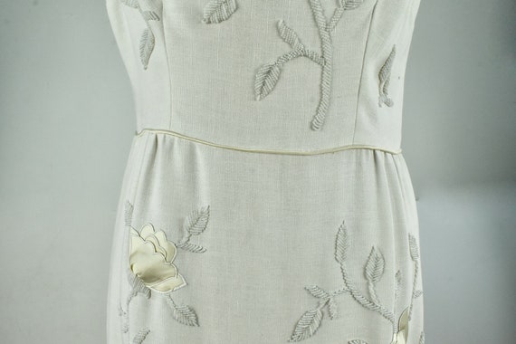 1960s Gorgeous Hand Beaded Ivory Linen Dress.....… - image 10