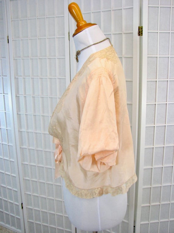 1920/30s Peach Silk Rayon Bed Jacket / Blouse  ..… - image 4