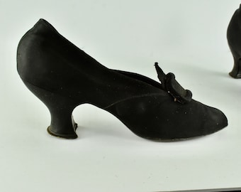 1920/20s  Black Satin Pumps ..... French Heels..........BEWITCHING!
