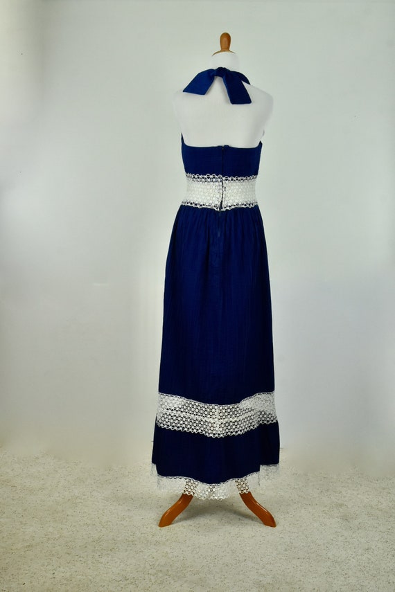 1960s Backless / Halter Long Sundress in Blue wit… - image 6