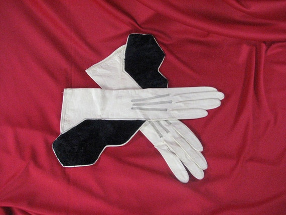 1910/20s Kid Leather Gauntlet Gloves with Black F… - image 1