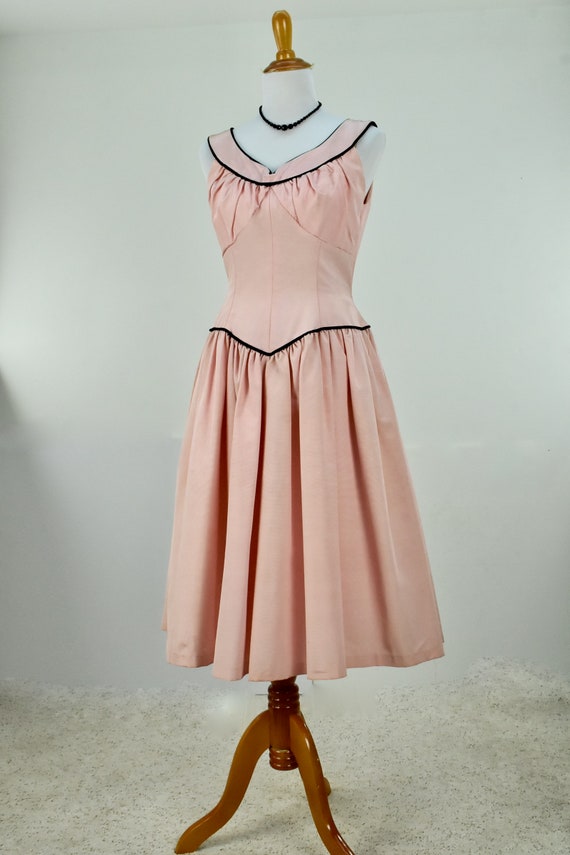 1950s Pink Faille PARTY  Dress with Black  Velvet… - image 5