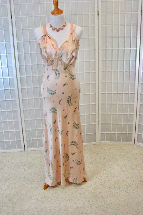 1930s Peach Silk Charmeuse Bias Cut Nightgown....… - image 2