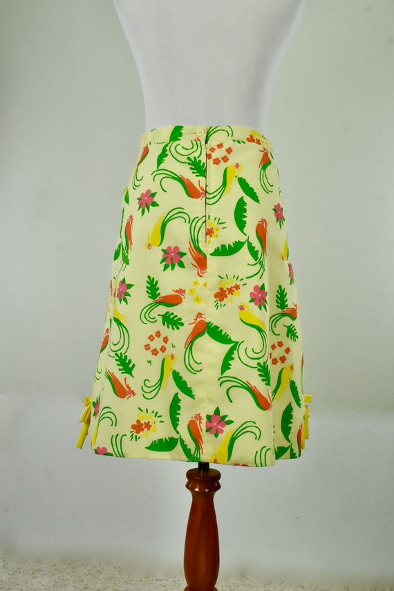 1960/70s VESTED GENTRESS  Summer  Skirt of  Tropi… - image 4