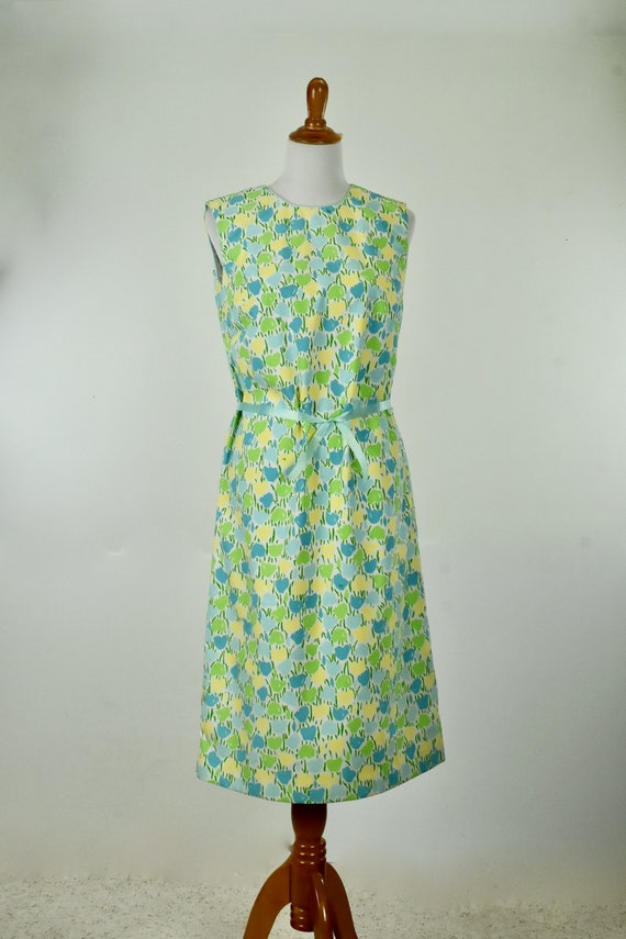 1960/70s VESTED GENTRESS Summer Dress of TULIPS .