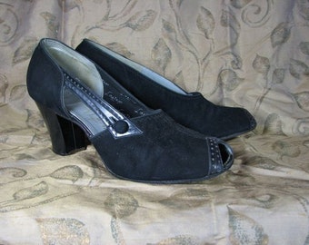 Jaren '30 met de hand genaaid zwart suède/lederen bies peep-toe hakken maat 7 tot 7 1/2 "