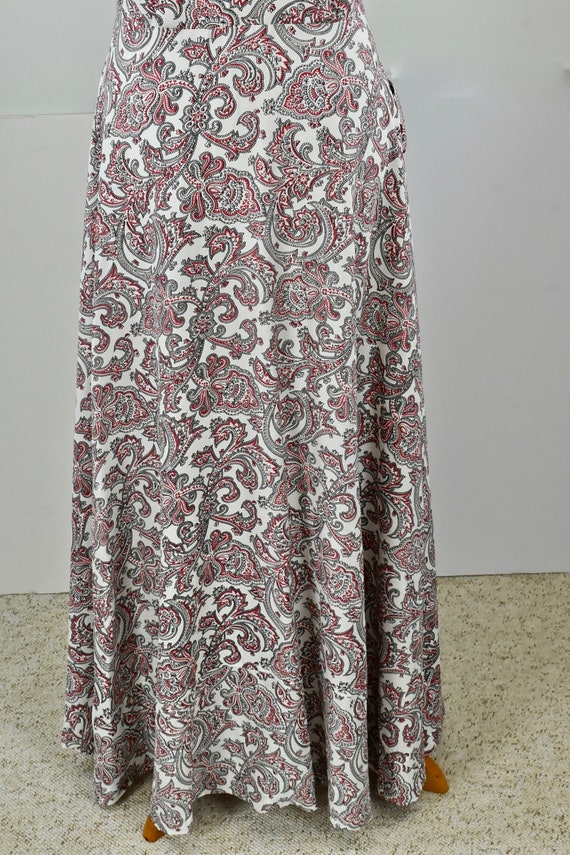 1940/50s Red PAISLEY Print Rayon  LOUNGING Gown..… - image 9