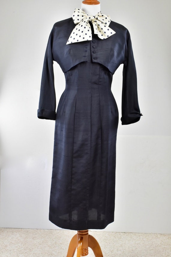 1950s YOUTH GUILD Navy Silk Wiggle Dress and Mat