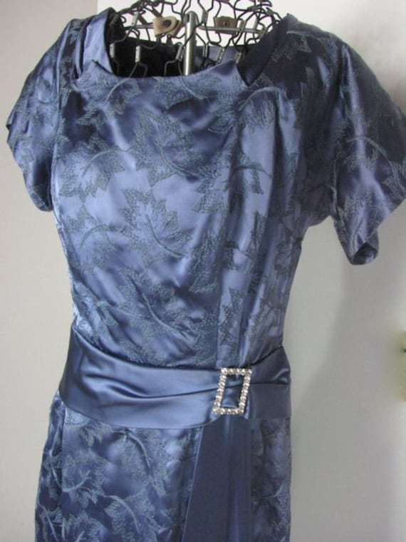 1950s Embroidered Blue Satin Cocktail / Party Dre