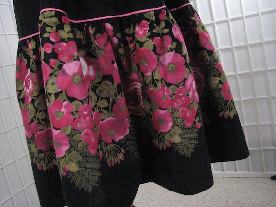 1970s Black & Pink Floral Backless / Halter Top S… - image 1