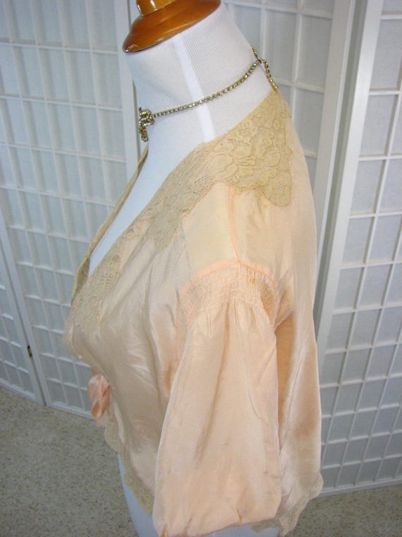 1920/30s Peach Silk Rayon Bed Jacket / Blouse  ..… - image 5