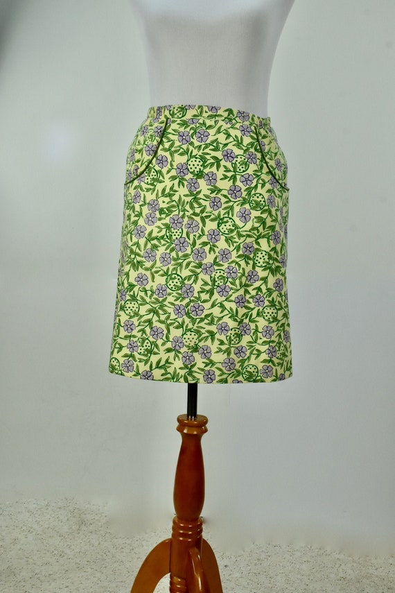 1960/70s VESTED GENTRESS  Summer Skort / Skirt/ Go