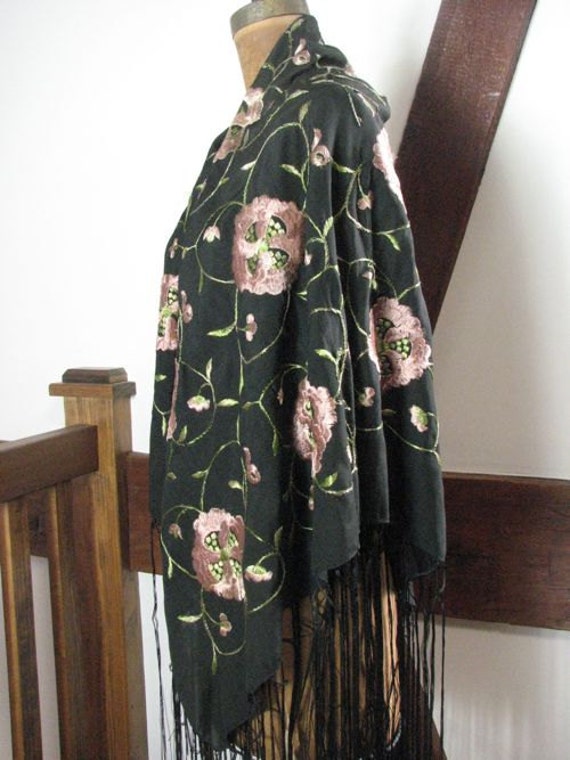 1920s Authentic   Black SIlk Fringe Shawl with Pal