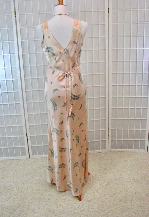 1930s Peach Silk Charmeuse Bias Cut Nightgown....… - image 6