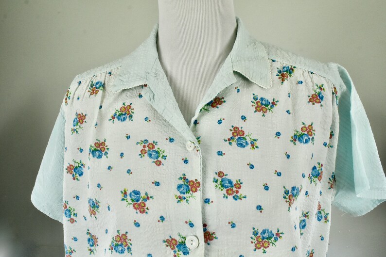 1950s Seersucker Pajamas with Blue /& Pink Flowers... New Old Stock........size 36 LARGE