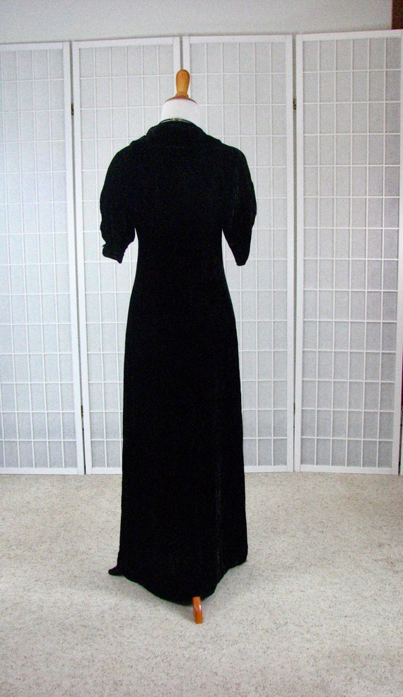 1940s Black Silk Velvet Robe / Hostess Gown .....… - image 4