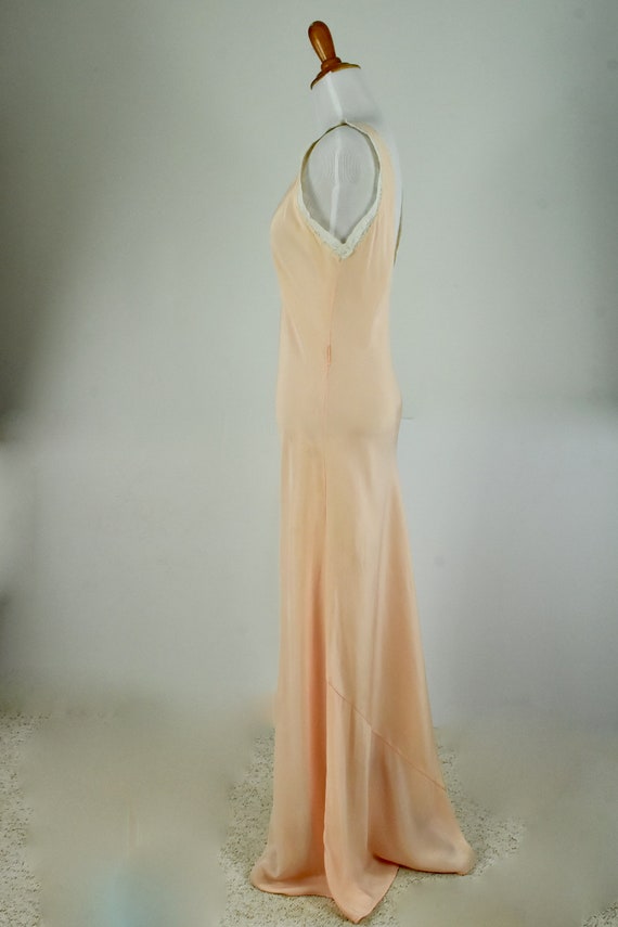 1920/30s Peach Silk & Lace Bias Cut Nightgown,,,,… - image 7